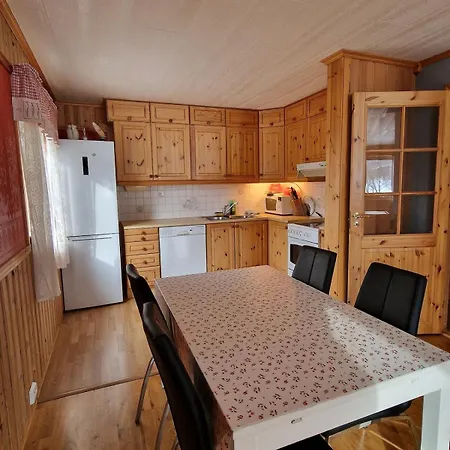 Comfortable On A Farm With Parking *