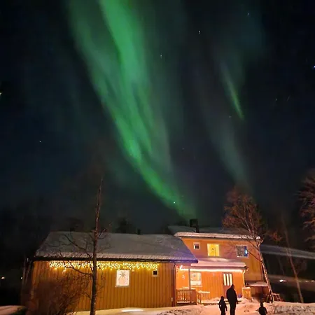 Comfortable On A Farm With Parking 公寓