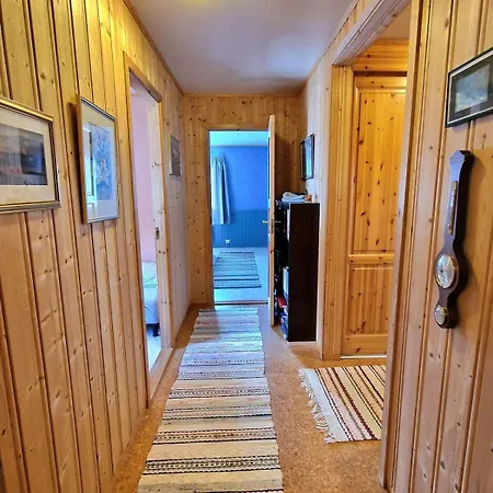 Comfortable On A Farm With Parking Apartment *