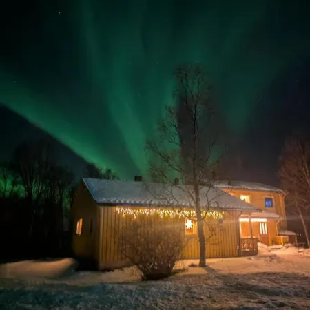 Comfortable On A Farm With Parking Apartment