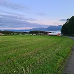 Comfortable On A Farm With Parking *